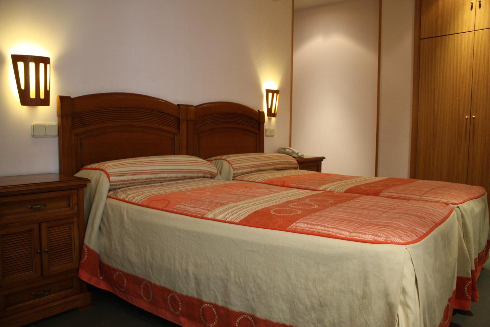 Hostal La Nava Madrid Dış mekan fotoğraf