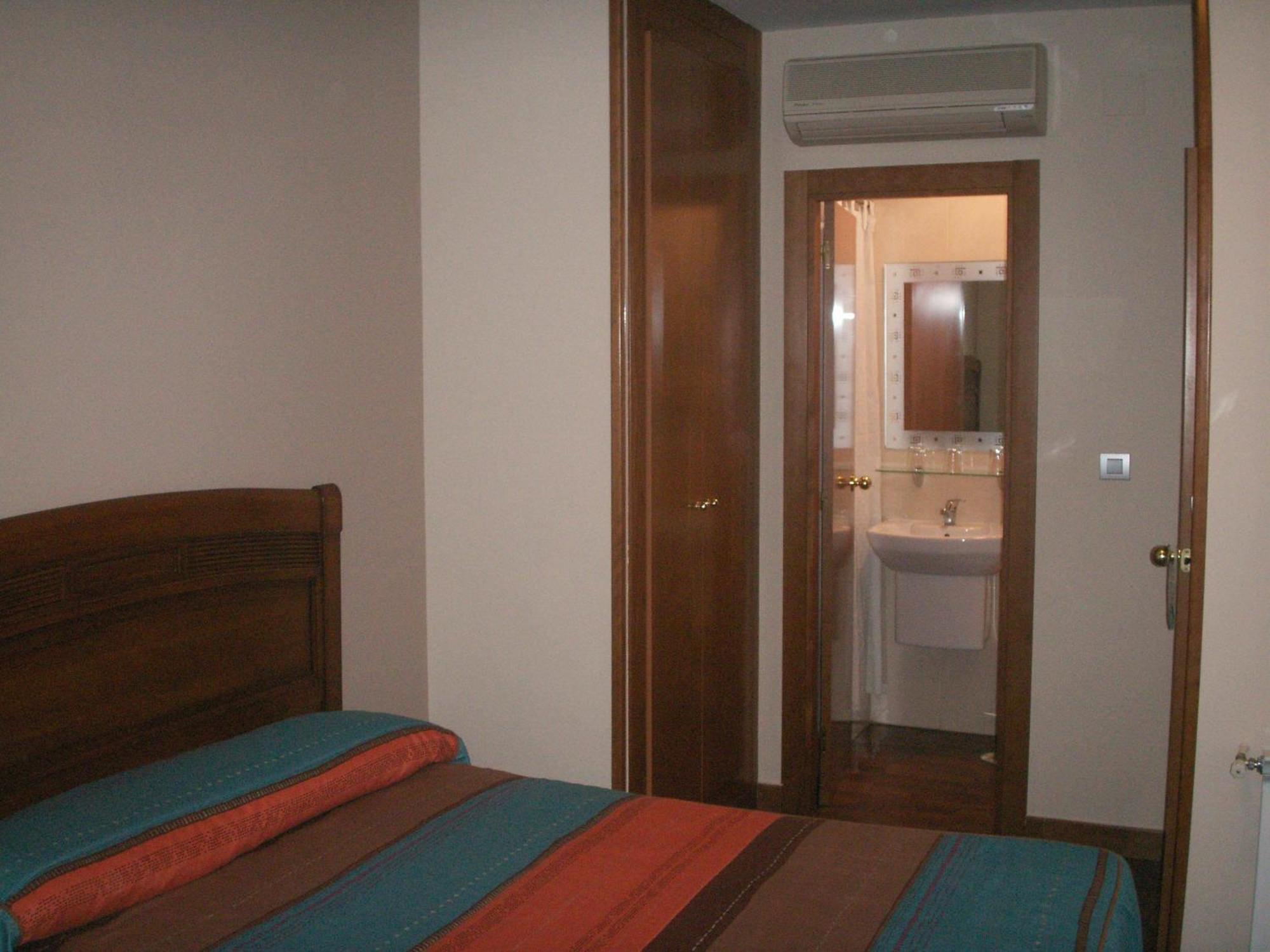 Hostal La Nava Madrid Dış mekan fotoğraf
