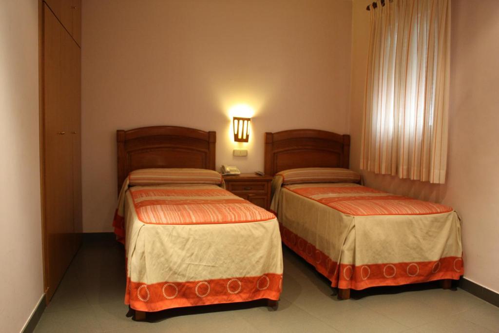 Hostal La Nava Madrid Dış mekan fotoğraf